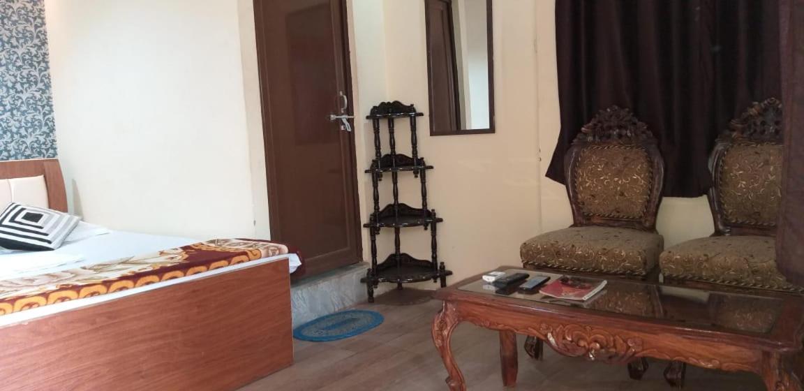Buddha Guest House Váránasí Pokoj fotografie